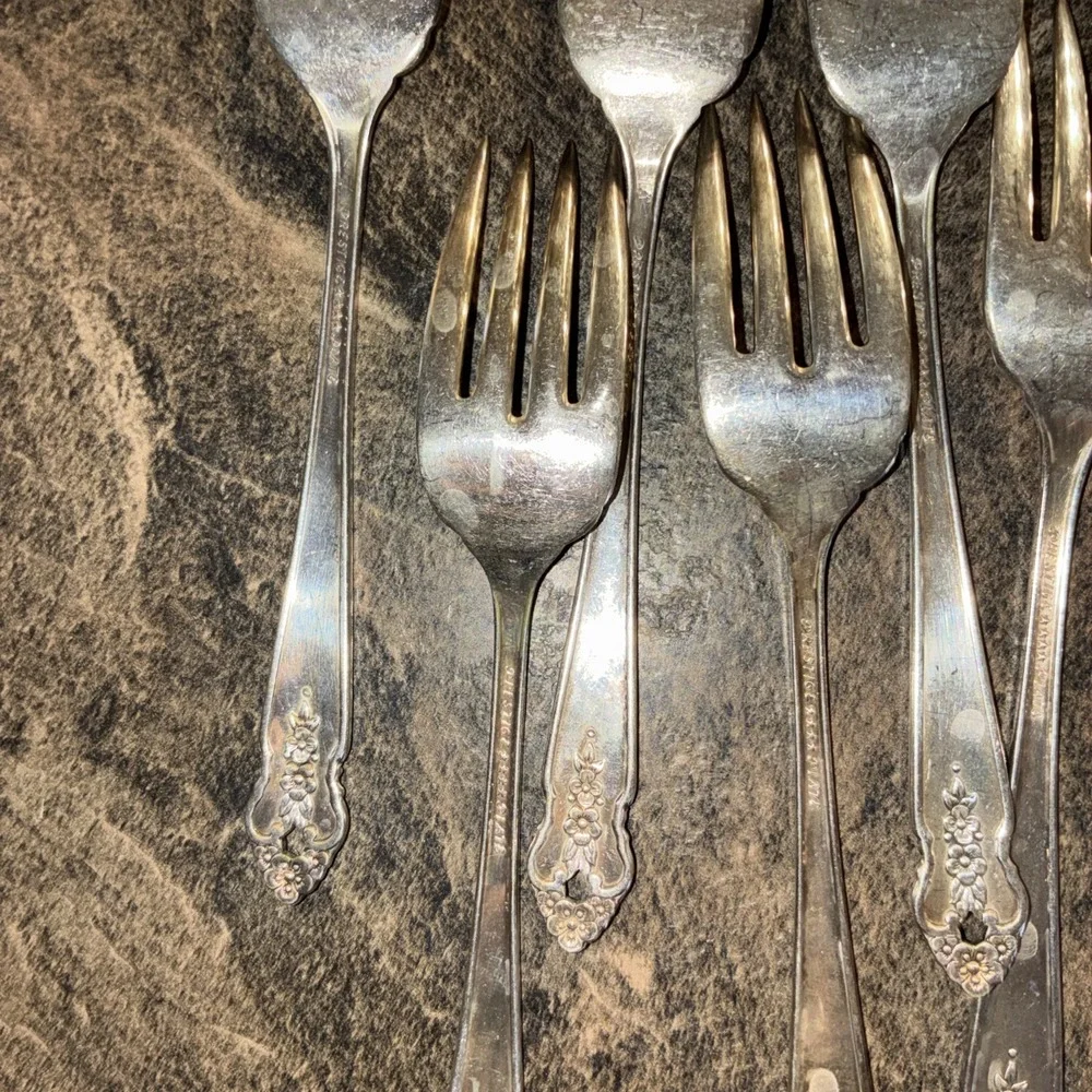 (10) Oneida Prestige Silverplate Salad Forks, 1951 Distinction